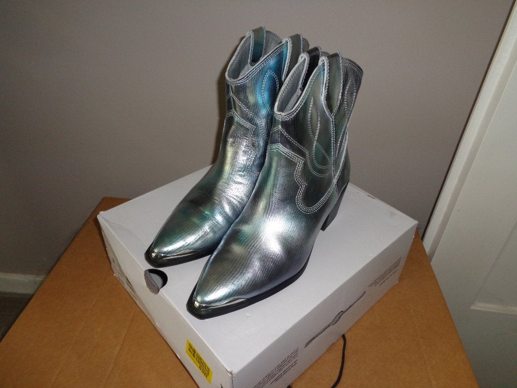 zilverkleurige cowboy/bikerlaarsjes van Aldo, maat 40, Overige kleuren, Lage of Enkellaarzen, Ophalen of Verzenden, Zo goed als nieuw