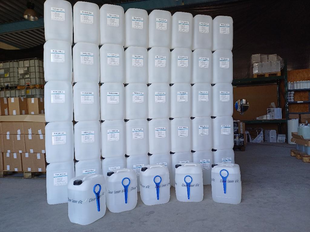 Gebruikte 25 literse blanke petroleum jerrycans, Tuin en Terras, Regentonnen, Minder dan 75 liter, Ophalen, Zo goed als nieuw