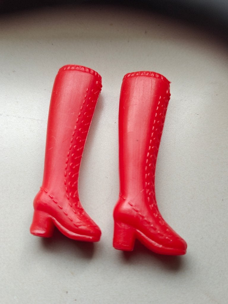 Barbie Sindy Fleur laarzen rood jaren 80 vintage, Ophalen, Zo goed als nieuw, Kleertjes