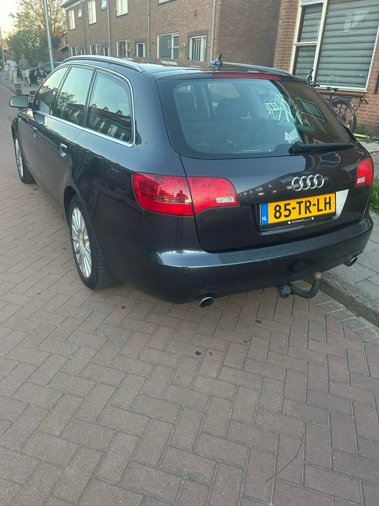 Audi A6 2.4 V6 130KW Avant 2007 Grijs, Auto's, Audi, Voorwielaandrijving, Stationwagon, Handgeschakeld, Zilver of Grijs