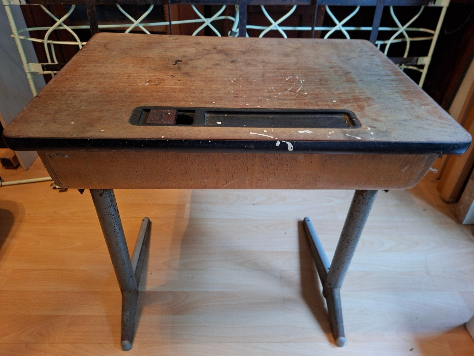 Schoolbankje brocante, Ophalen