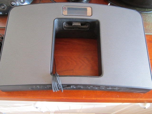 AKAI Model ASB 17i radio/wekker/MP3 speler.Digitaal., Ophalen of Verzenden, Zo goed als nieuw, Digitaal