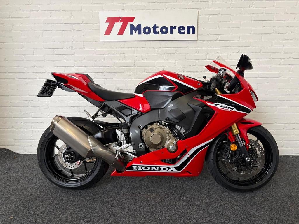 HONDA CBR 1000 RR FIREBLADE ABS (bj 2017) 44,221 km, HONDA, 4 cilinders, Motorrijbewijs A, Bedrijf