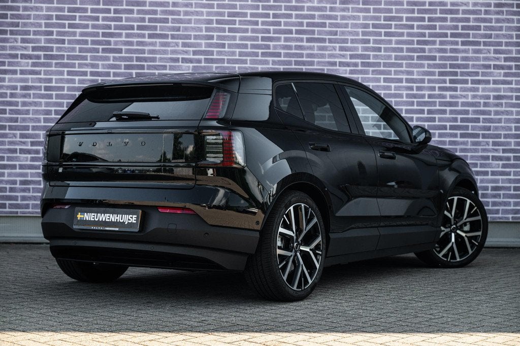 Volvo EX30 Single Motor Extended Range Ultra Black Edition E, Auto's, Volvo, Automaat, Achterwielaandrijving, Automatische klimaatregeling