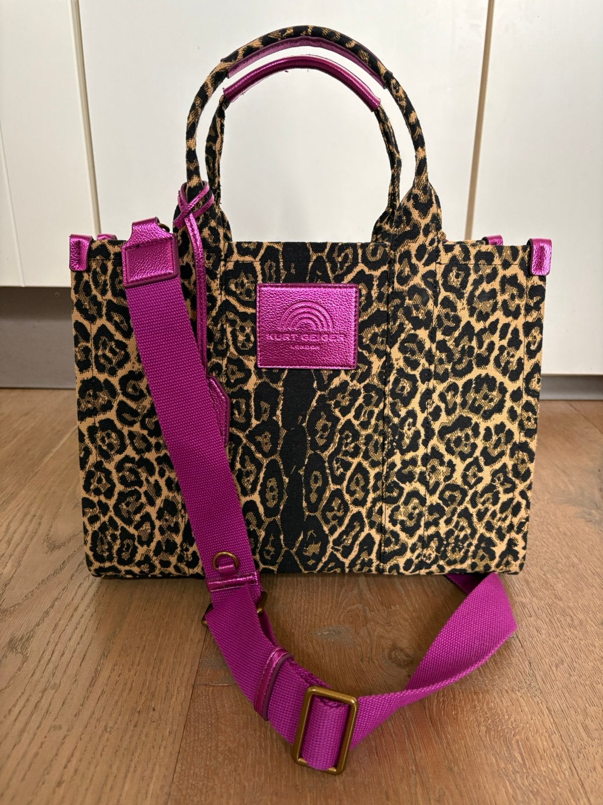 Kurt Geiger London Southbank Tote in panterprint, Ophalen of Verzenden, Zo goed als nieuw, Handtas