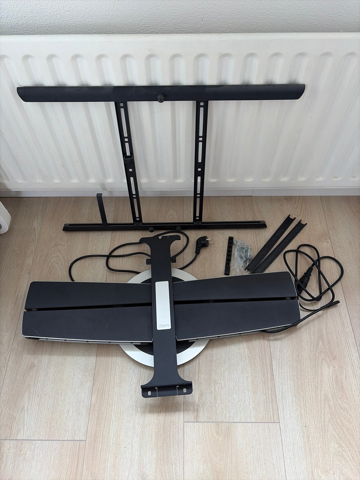 Vogels MotionMount NEXT 7355 Elektrische TV Muurbeugel, Ophalen, Gebruikt