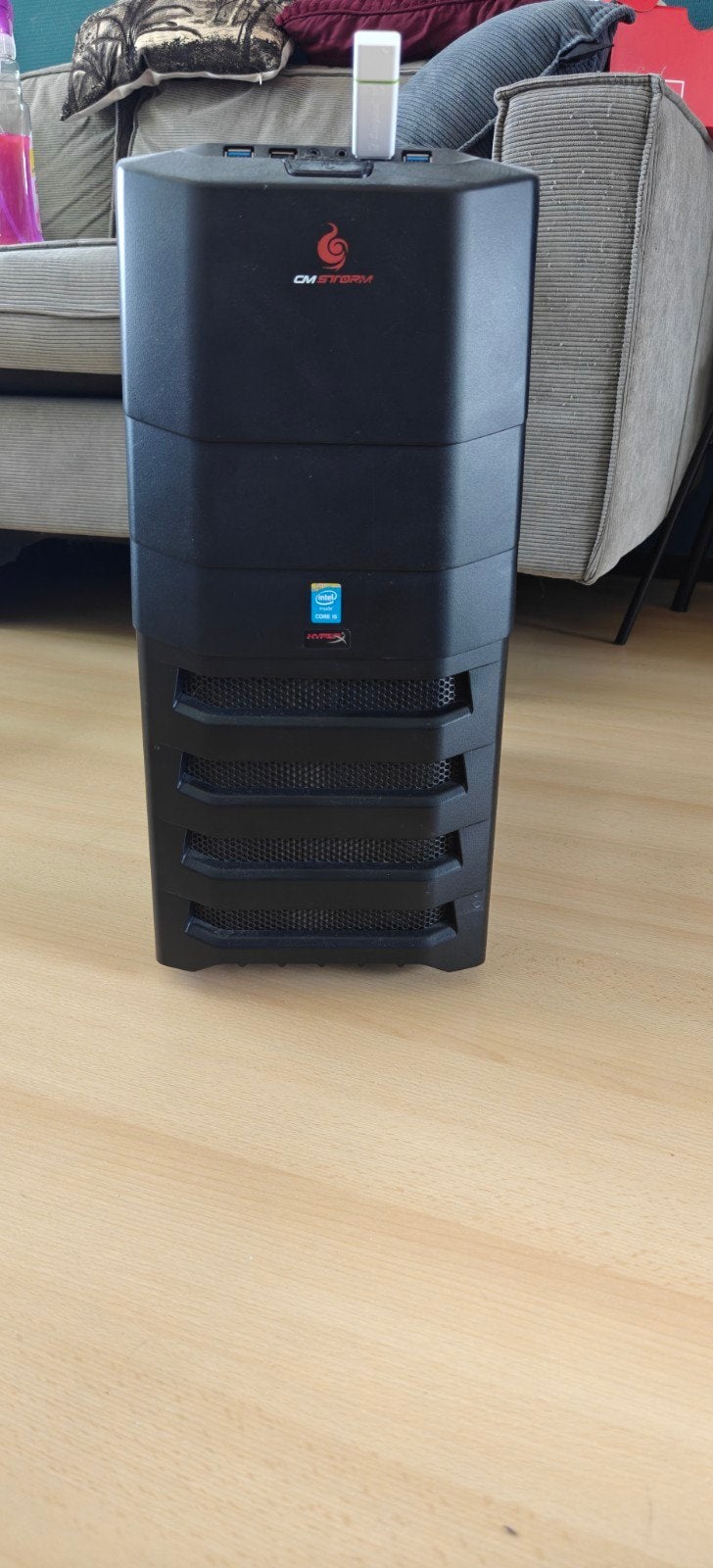 Game PC voor de handige Harry (blijft in BIOS hangen), Computers en Software, Desktop Pc's, Ophalen of Verzenden, Niet werkend