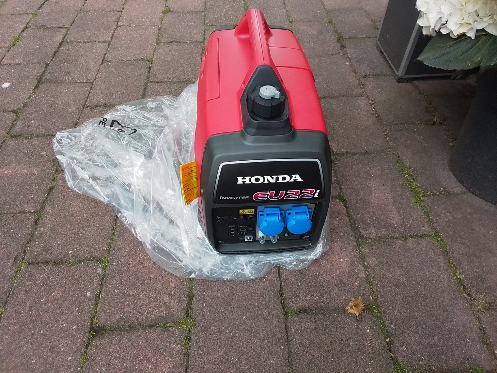 Honda eu22i generator nieuw in doos., Ophalen, Benzine, Zo goed als nieuw, Geluidgedempt