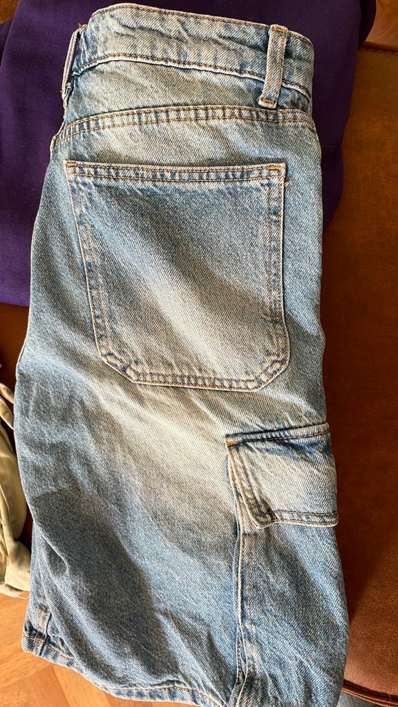 3 Leuke losse (Bershka) jorts bermuda’s 1 van Pull & Bear, Ophalen of Verzenden, Gedragen, Blauw, W28 - W29 (confectie 36)