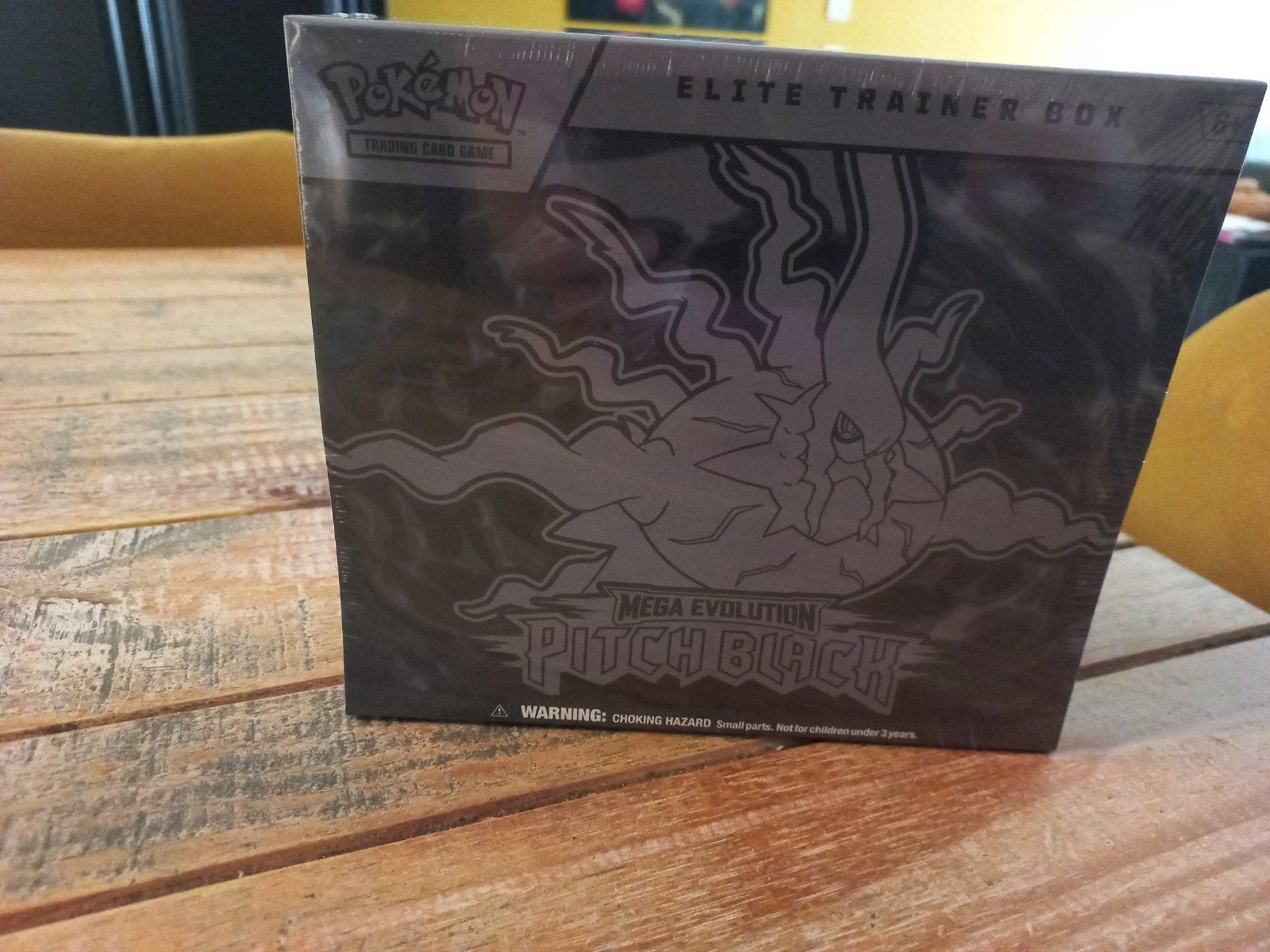 Pitch black etb, Ophalen of Verzenden, Nieuw, Boosterbox, Foil