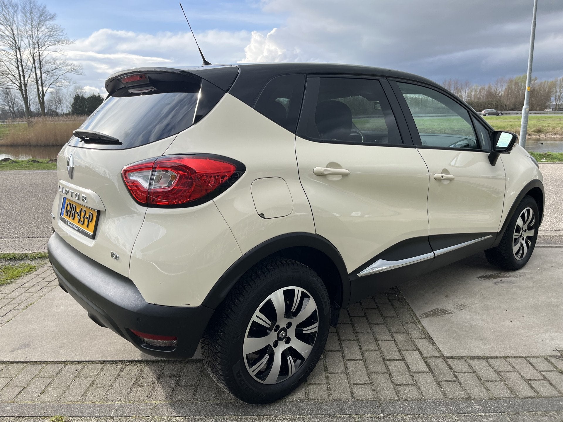 Renault Captur 1.2 TCe Expression / Automaat / Stoelverw / K, 12 maanden, Stof, Gebruikt, 4 cilinders