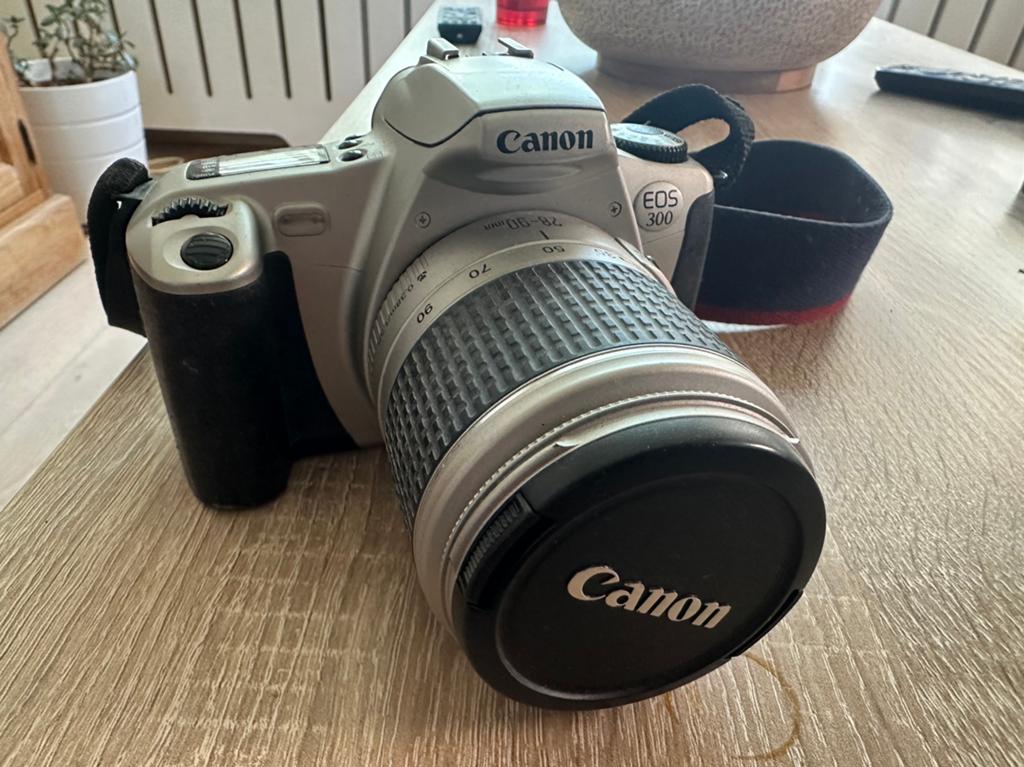 Canon EOS 300 (28-90 mm lens), Audio, Tv en Foto, Fotocamera's Analoog, Ophalen, Zo goed als nieuw, Spiegelreflex, Canon