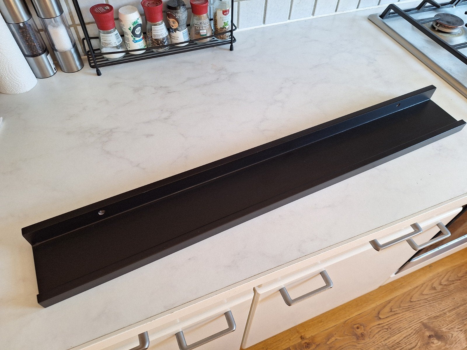 Ikea wandplank - fotoplank, zwart 77x10x4cm, Huis en Inrichting, Woonaccessoires | Wandplanken en Boekenplanken, Ophalen, Zo goed als nieuw