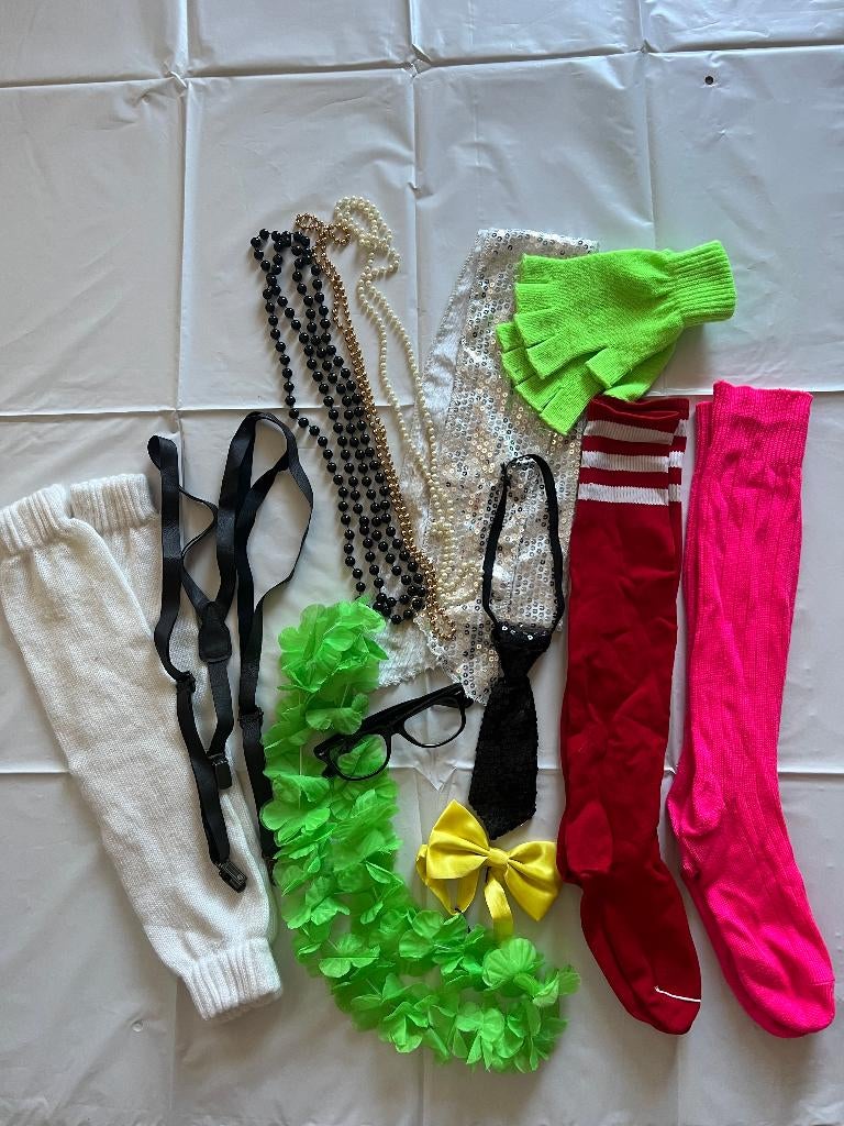 Leuke set met diverse accessoires en kledingitems, Kleding | Dames, Carnavalskleding en Feestkleding, Carnaval, Verzenden, Accessoires