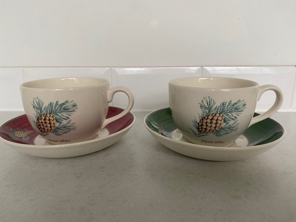 Wedgwood Sarah’s Garden €50, Huis en Inrichting, Landelijk/Boerenbont, Ophalen of Verzenden, Zo goed als nieuw, Kop(pen) en/of Schotel(s)