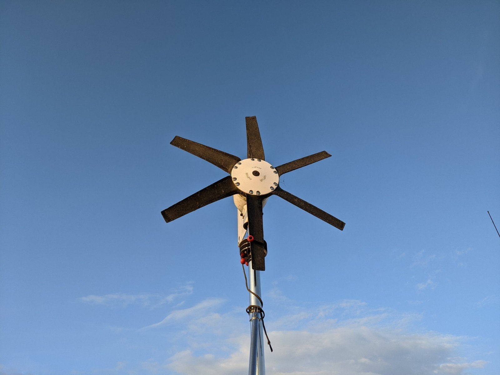 Ampair Windgenerator - Gebruikt maar in goede staat, Ophalen, Gebruikt, Motor en Techniek, Zeilboot of Motorboot