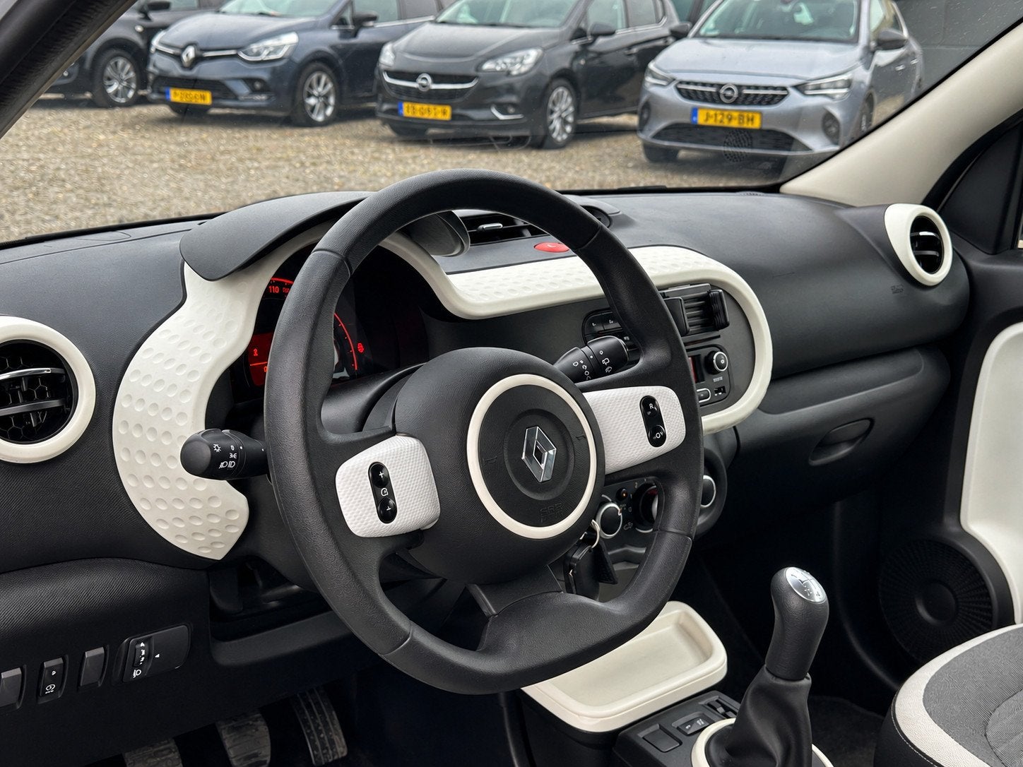 Renault Twingo 1.0 SCe Collection/AIRCO/NW APK, Auto's, Dealer onderhouden, Gebruikt, Euro 6, 4 stoelen