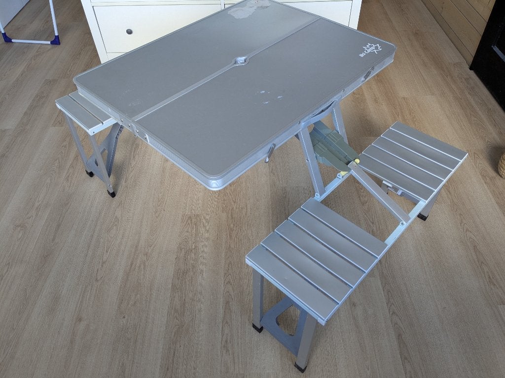 Campingtafel met geïntegreerde bankjes - Opvouwbaar, Ophalen, Gebruikt, Campingtafel