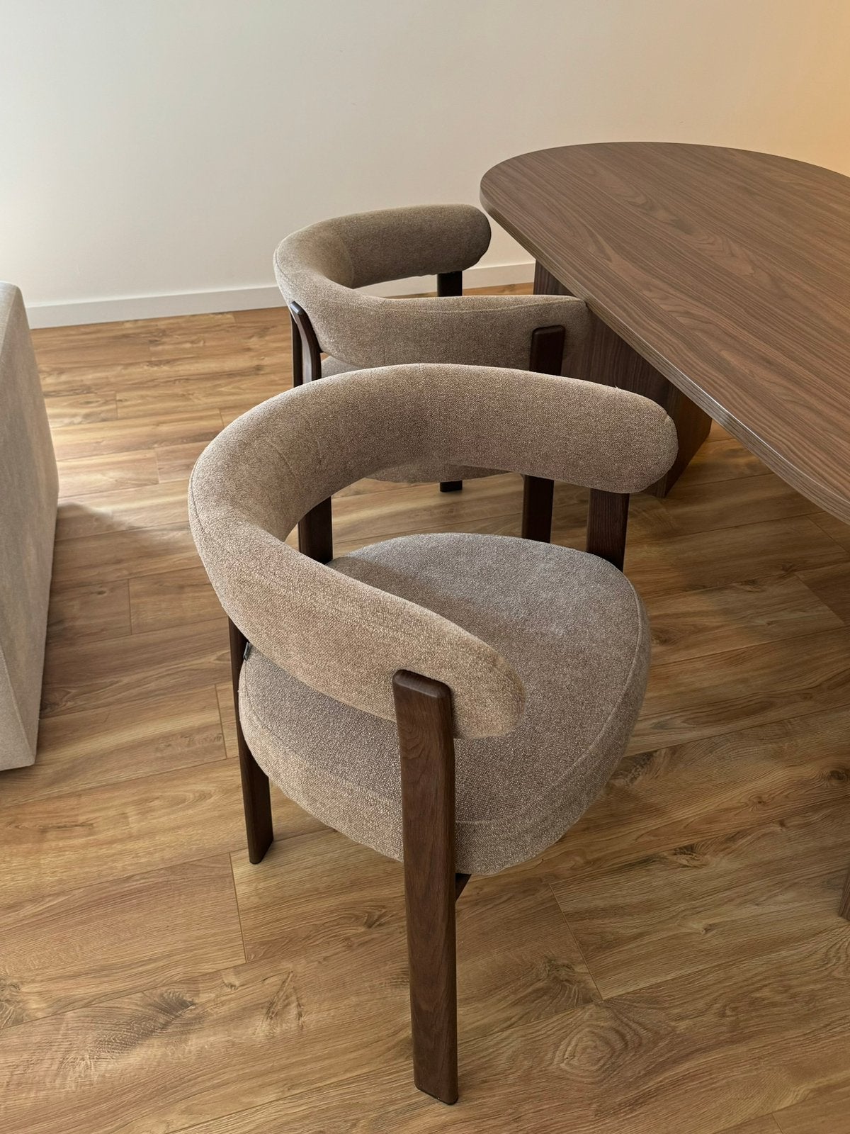 Sklum Jolie stoelen – 4 stuks – Japandi, Ophalen, Zo goed als nieuw, Bruin, Stof