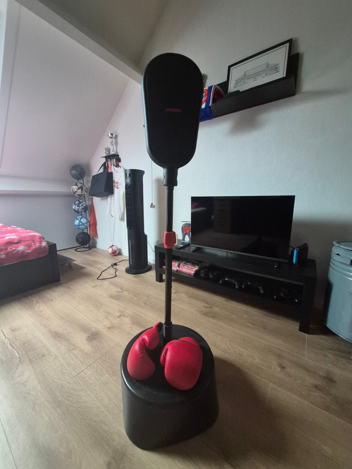 Boksbal met bokshandschoenen, Ophalen, Zo goed als nieuw, Boksbal