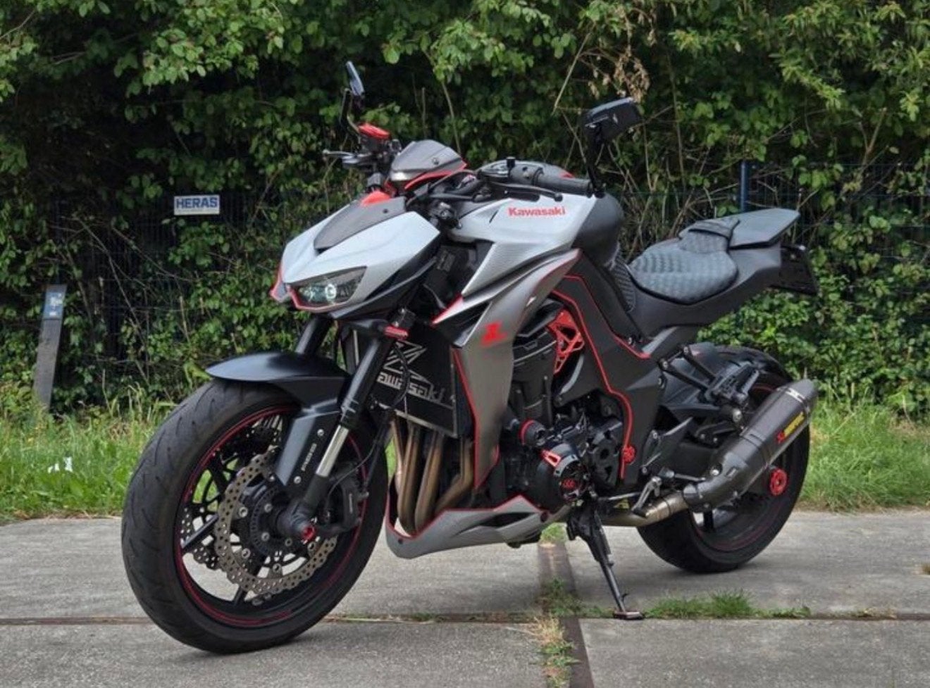 Unieke Kawasaki Z1000 uit 2019 met Akrapovic systeem, Sportuitlaat, 4 cilinders, Motorrijbewijs A, Gebruikt