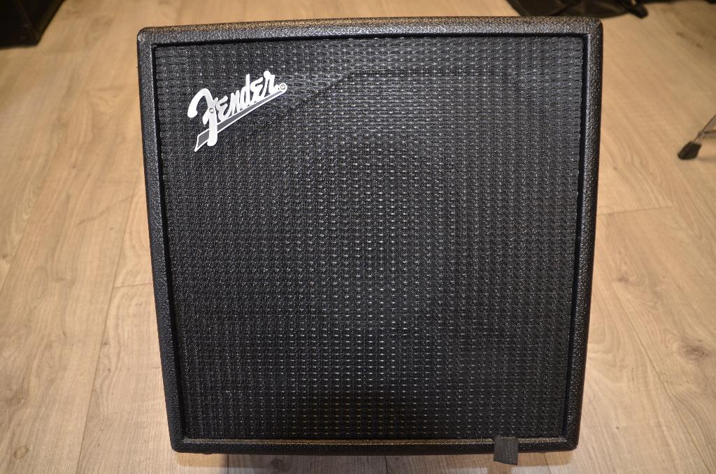 Fender Rumble 25 TL, Muziek en Instrumenten, Versterkers | Bas en Gitaar, Ophalen, Gebruikt, Minder dan 50 watt