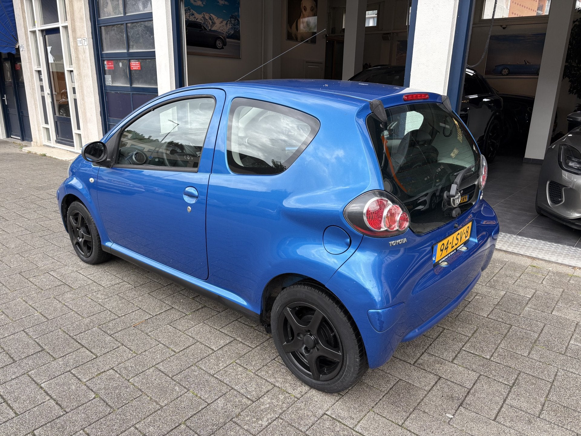 Toyota Aygo 1.0-12V Comfort L.M VELGEN (bj 2010), Voorwielaandrijving, Gebruikt, 68 pk, Origineel Nederlands