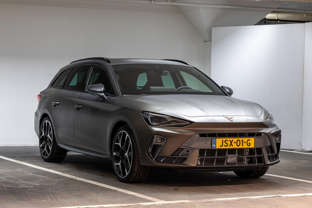 CUPRA Leon Sportstourer 1.5 TSI e-Hybrid VZ Performance, Automaat, Euro 6, 4 cilinders, Bruin