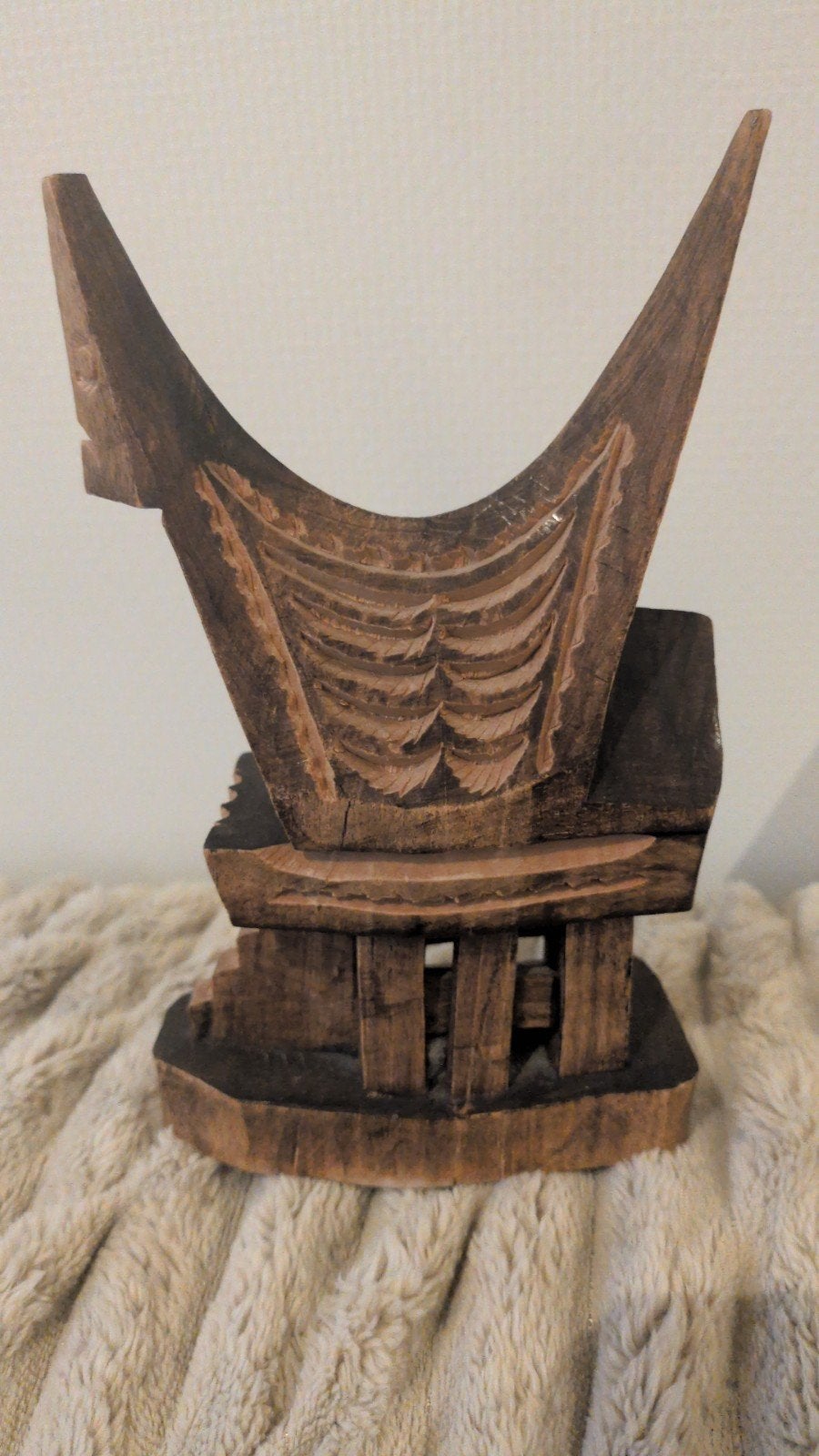 Houten sculptuur in traditionele stijl, Overige onderwerpen, Minder dan 20 cm, Ophalen of Verzenden, Handgemaakt