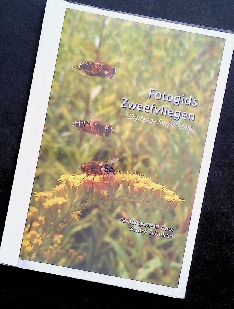 Fotogids Zweefvliegen (Diptera-Syrphidae) – Schulten., Boeken, Natuur, Ophalen of Verzenden, Zo goed als nieuw, Overige onderwerpen