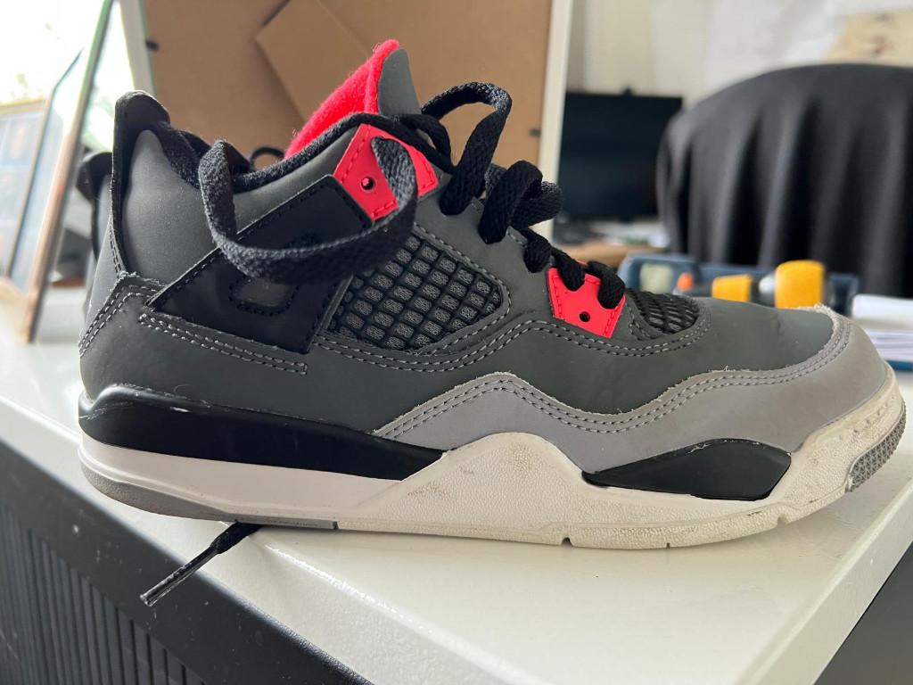 Air Jordan 4 Retro Grey BQ7669-061 Maat 35, Ophalen of Verzenden, Zo goed als nieuw, Nike Jordan, Jongen of Meisje