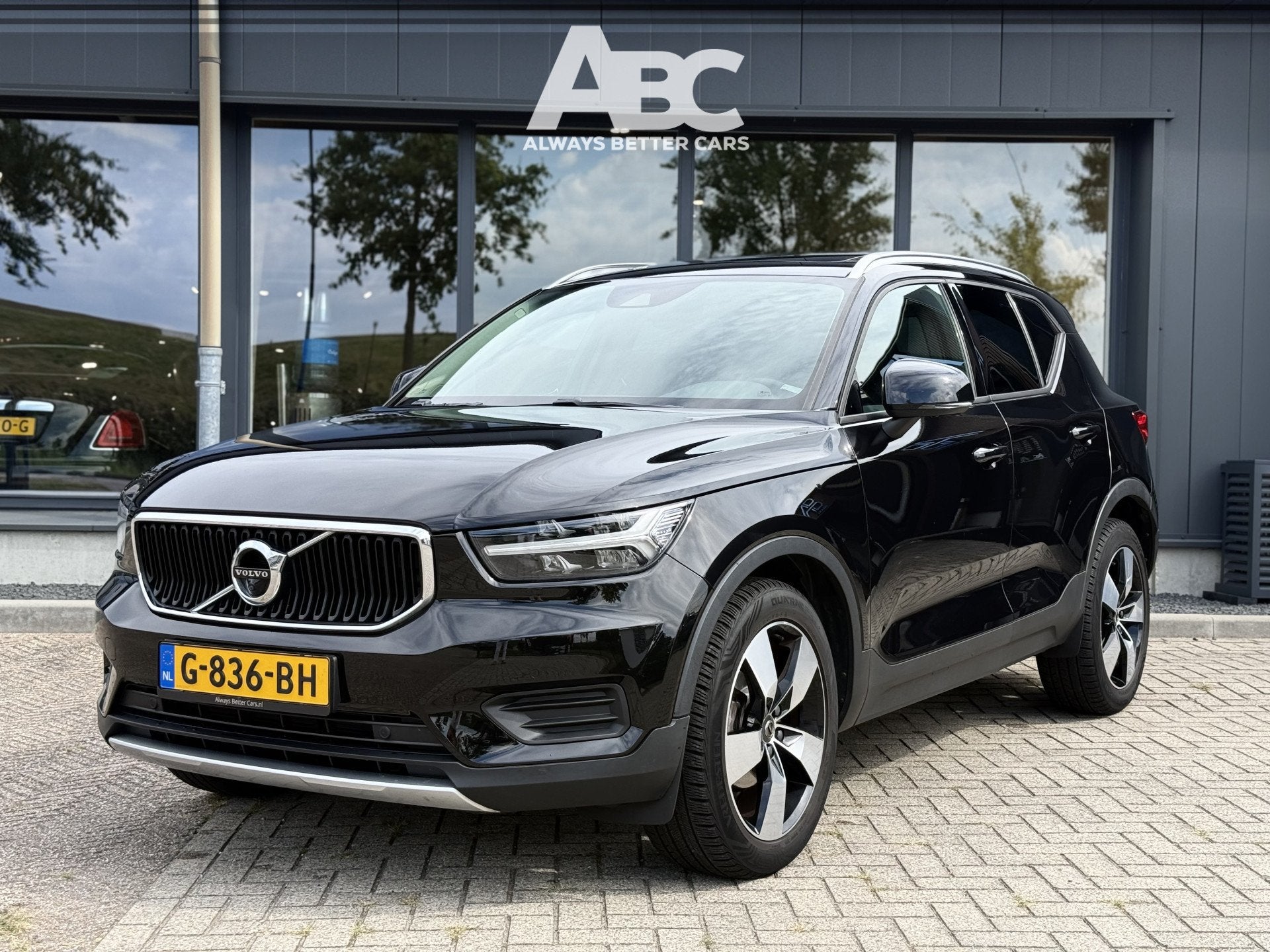 Volvo XC40 1.5 T3 Momentum Pro 360 (bj 2019, automaat), Dealer onderhouden, Gebruikt, Leder en Stof, Zwart
