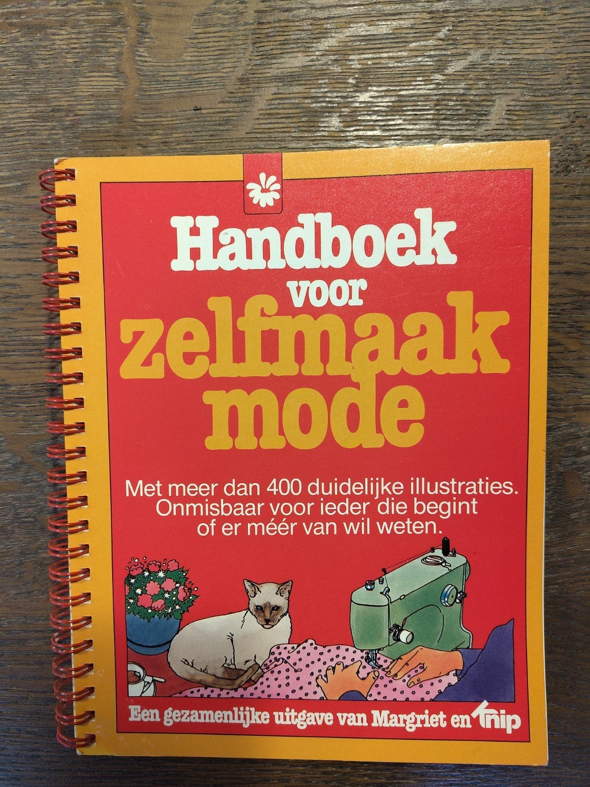 Handboek voor zelfmaakmode, Gelezen, Ophalen of Verzenden, Knip en Margriet, Borduren en Naaien