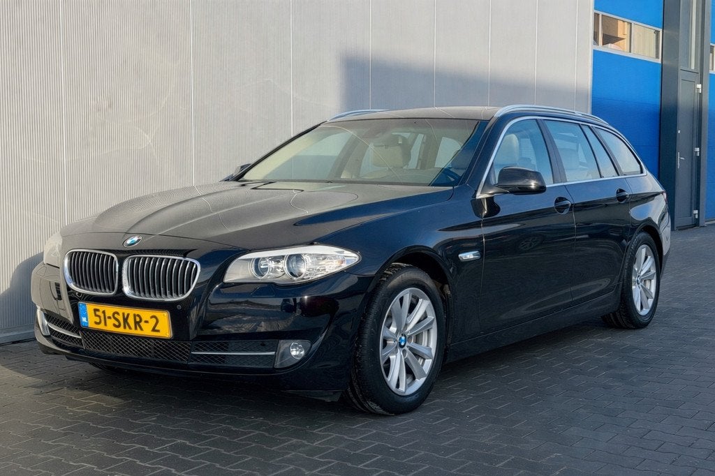 BMW 5-serie Touring 520i High Exe | Pano | Xenon | Leer !, Auto's, BMW, Euro 5, Achterwielaandrijving, Gebruikt, Automatische klimaatregeling