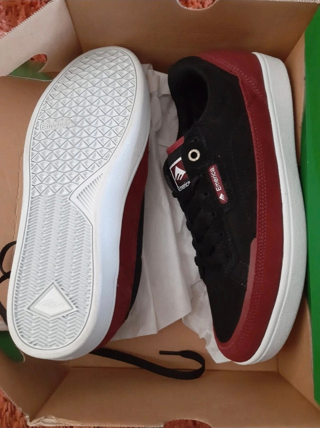 Nieuwe Emerica sneakers - Zwart/Bordeaux, Zwart, Nieuw, Ophalen of Verzenden, Sneakers of Gympen