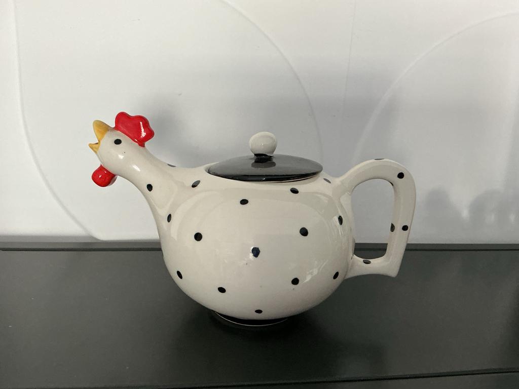 Grappige Kippen Theepot met Stippen, Huis en Inrichting, Keuken | Servies, Keramiek, Overige typen, Ophalen of Verzenden, Zo goed als nieuw