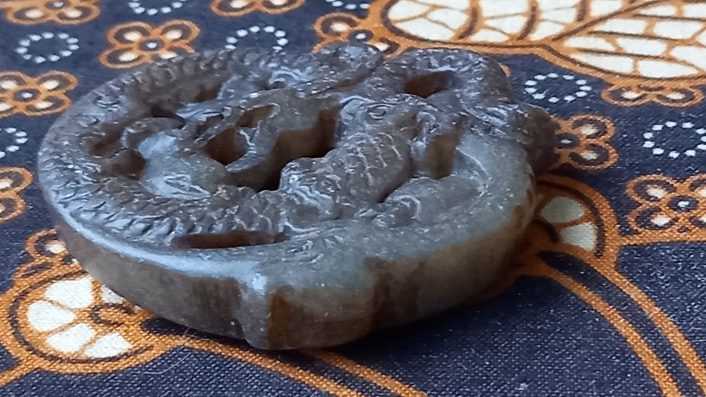 Mooi antiek Chinees jade amulet met een draak 5,2 cm., Ophalen of Verzenden
