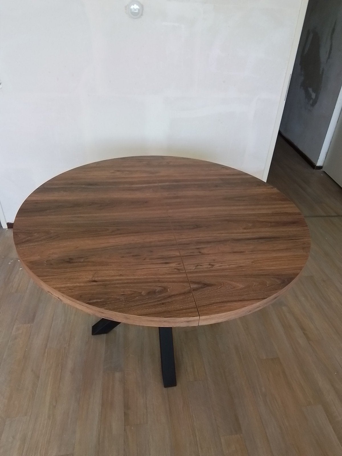 Prachtige uitschuifbare eettafel beslist in nieuwstaat., Ophalen, Rond, Zo goed als nieuw, 75 – 100