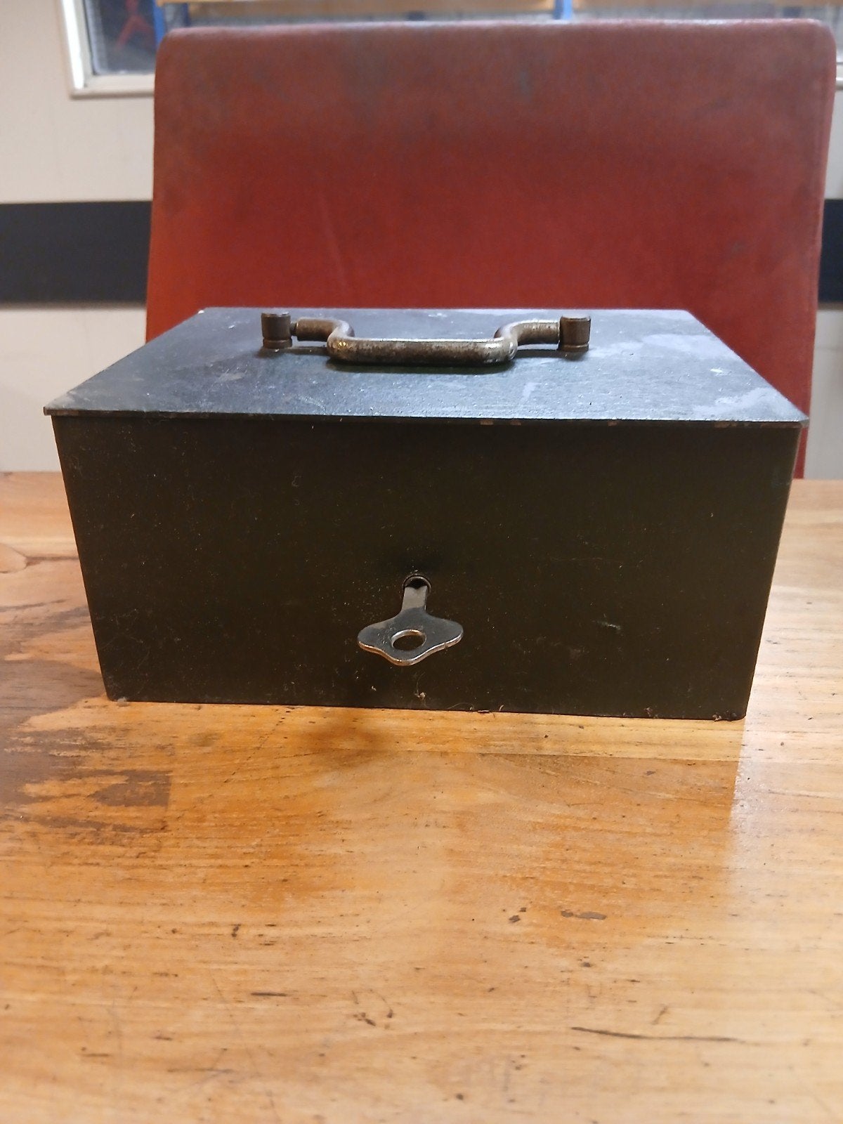 Vintage metalen geldkistje kistje met sleutel, Ophalen of Verzenden