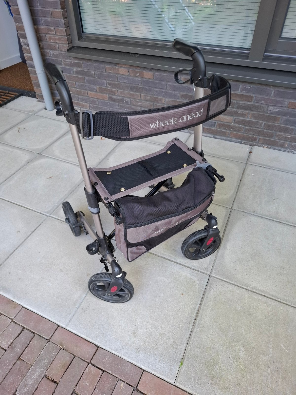 Rollator Track 4.0 WheelzAhead, dubbelopvouwbaar, Ophalen, Zo goed als nieuw