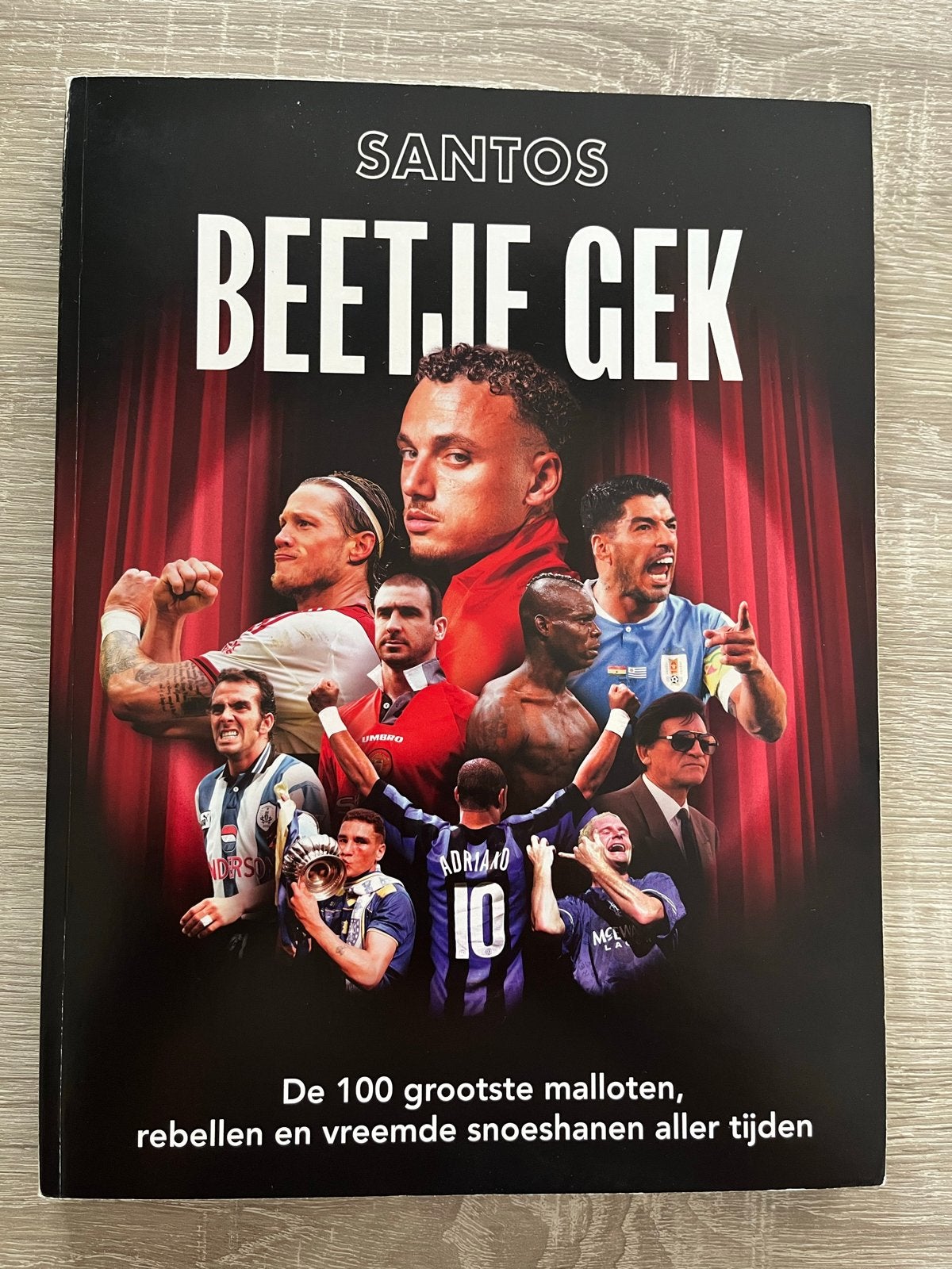 Santos: Beetje Gek - De 100 grootste malloten, Boeken, Ophalen of Verzenden, Zo goed als nieuw, Balsport
