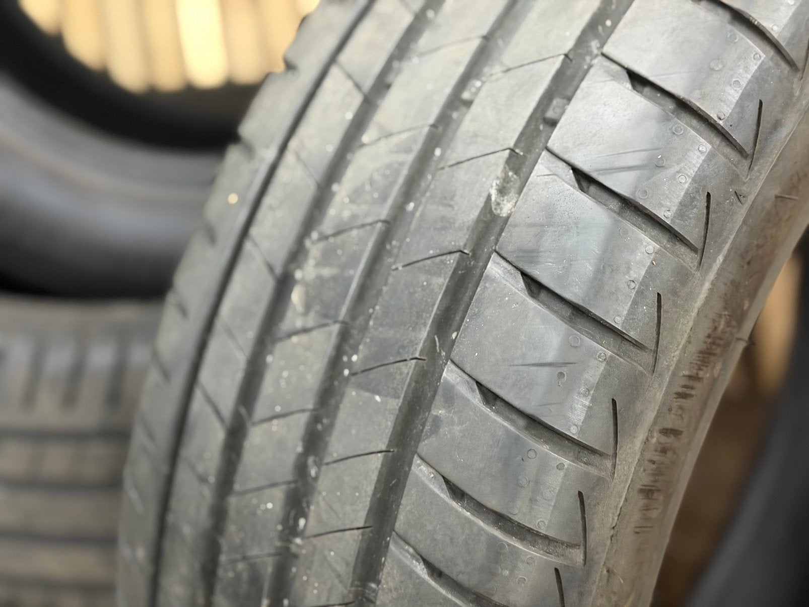 4x 225-65-17 BRIDGESTONE ZOMER 6mm + €250,- all incl!, Ophalen, 17 inch, Band(en), Zomerbanden