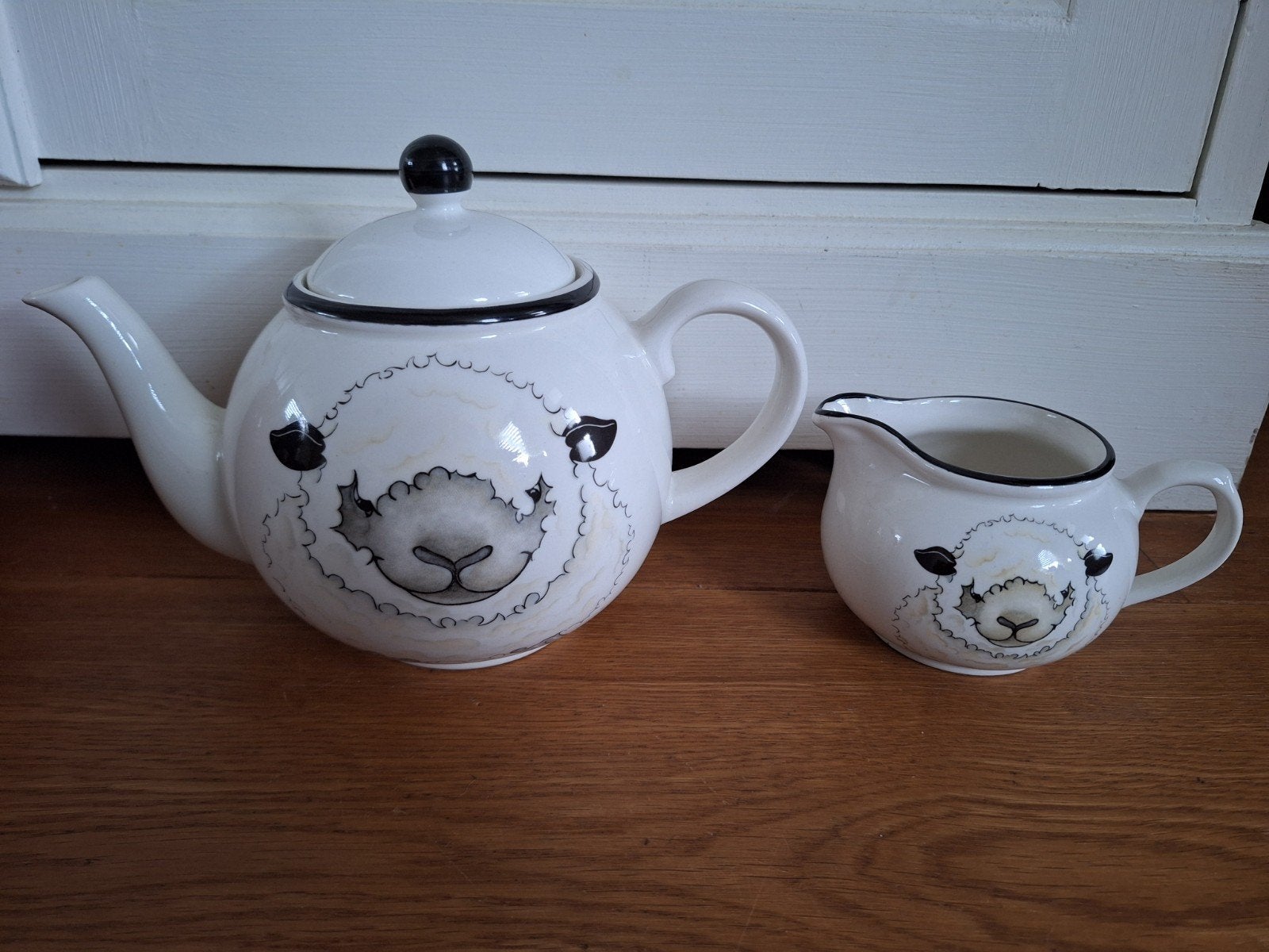 Arthur Wood Theepot en Melkkan Schaap - Vintage Servies, Overige typen, Ophalen of Verzenden, Zo goed als nieuw, Overige stijlen
