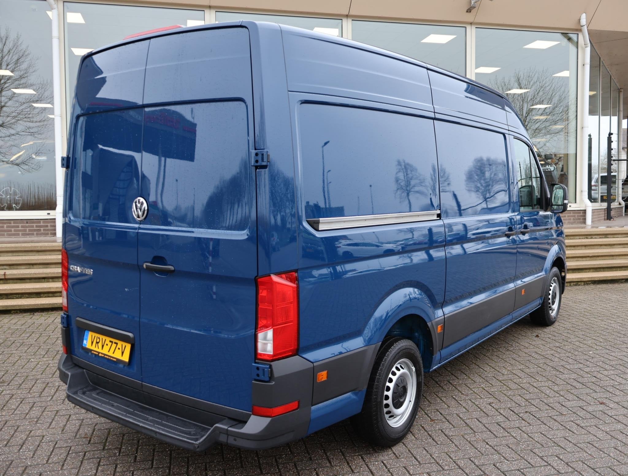 Volkswagen Crafter 30 2.0 TDI L3H3 + APPLE CARPLAY / ANDROID, Auto's, Bestelauto's, Stof, Gebruikt, 4 cilinders, 2500 kg