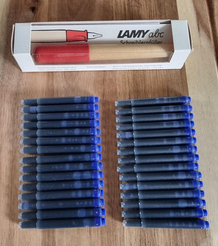 Nieuwe Lamy ABC vulpen met 30 inkt patronen, Diversen, Schrijfwaren, Ophalen of Verzenden