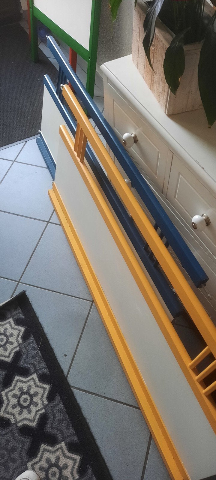 Kinderbedden - Rood, Groen, Geel, Blauw (excl. matras), Kinderen en Baby's, Ophalen, Gebruikt, 160 tot 180 cm, 70 tot 85 cm