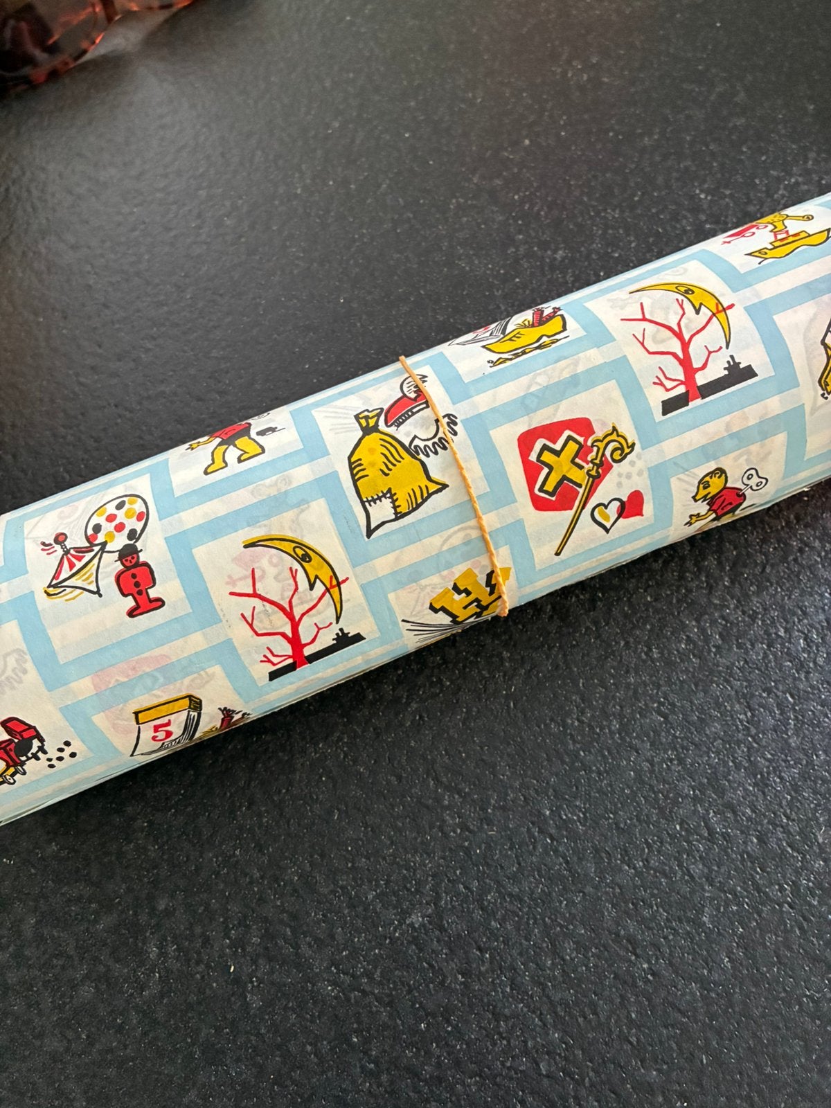 Cadeaupapier Sinterklaas vintage toonbankrol breed 30 cm, Ophalen of Verzenden, Zo goed als nieuw