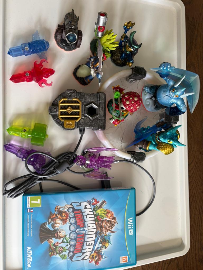 Skylanders Trap Team Wii U met Portal en 10 Figuren, 1 speler, Eén computer, Zo goed als nieuw, Vanaf 7 jaar