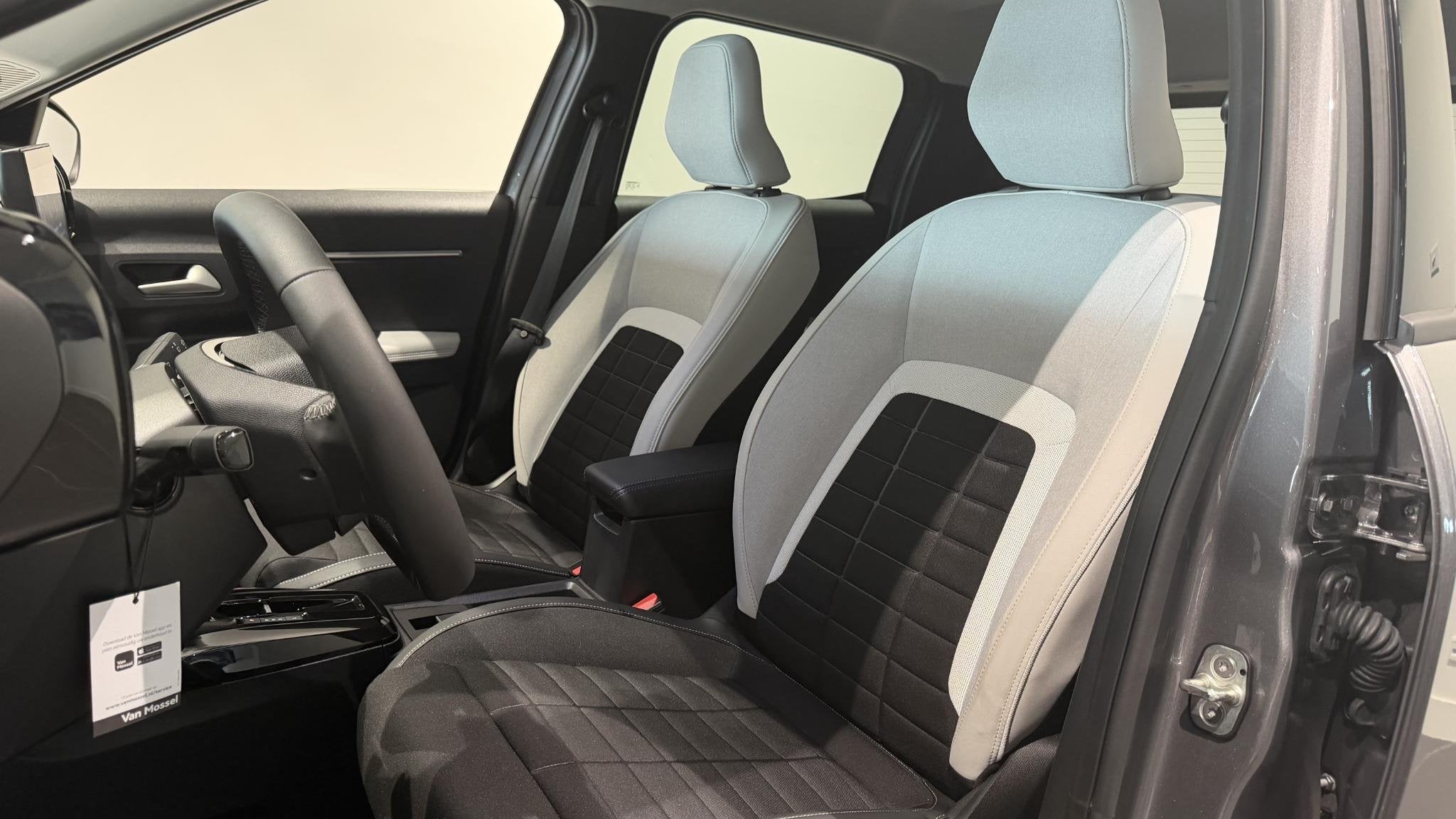Citroen C3 1.2 Hybrid 110pk Max, Auto's, Parkeersensor, Euro 6, 1199 cc, Leder en Stof