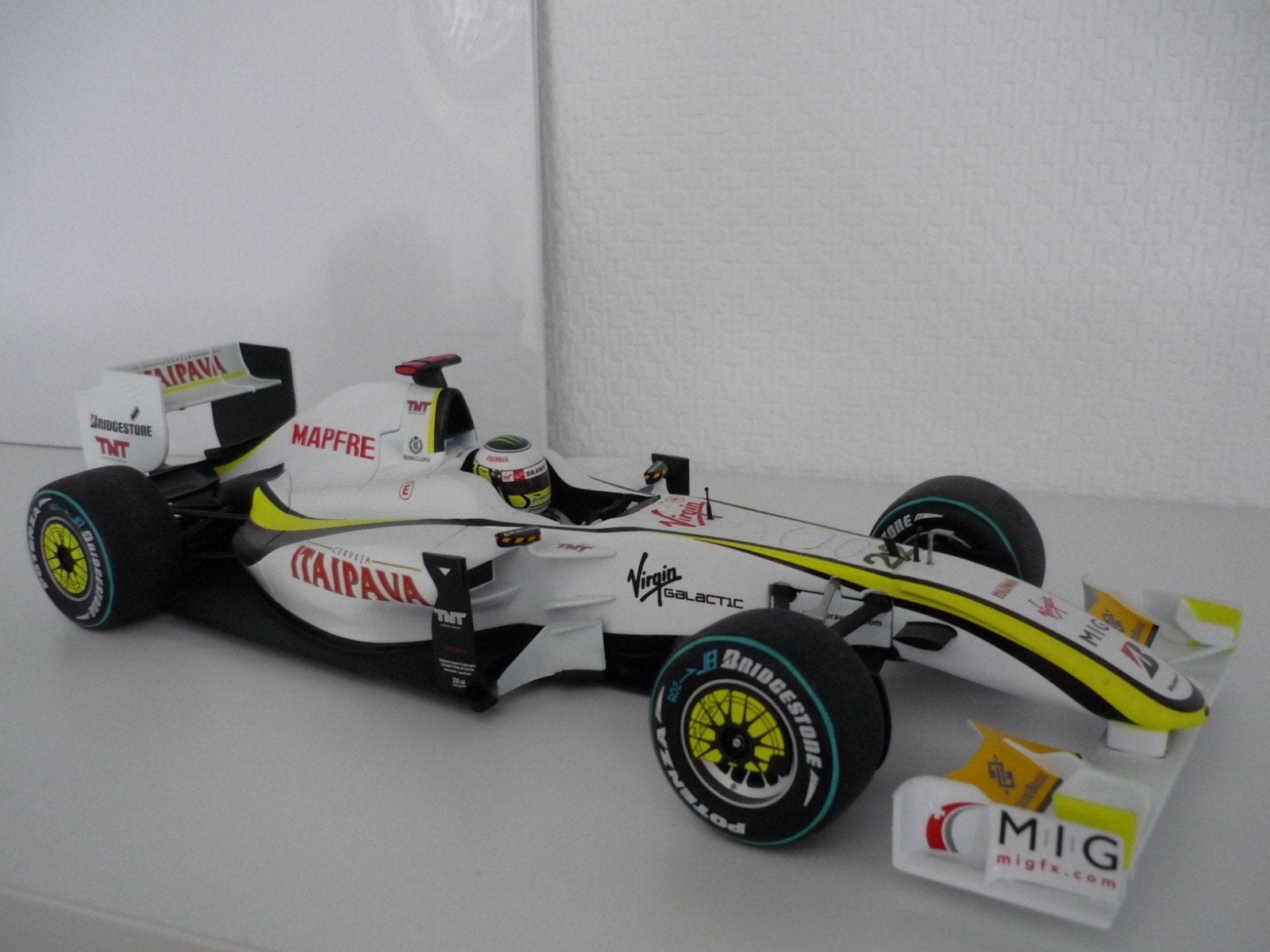 Schaal model 1:18 Formule 1 F1 Jenson Button 2009 Brawn GP, Ophalen of Verzenden, Gebruikt